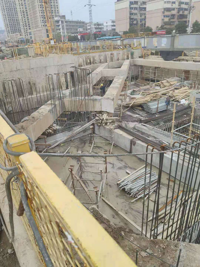 支撑梁色虎视频污下载施工队